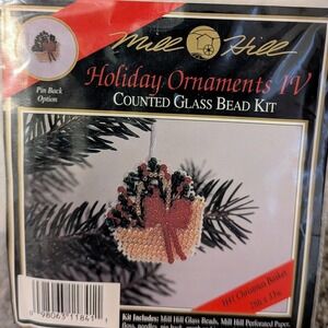 Mill Hill Holiday Ornaments IV Christmas Basket Counted Glass Bead Kit New